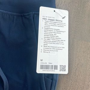 Lululemon Men’s ABC Jogger size M, navy blue